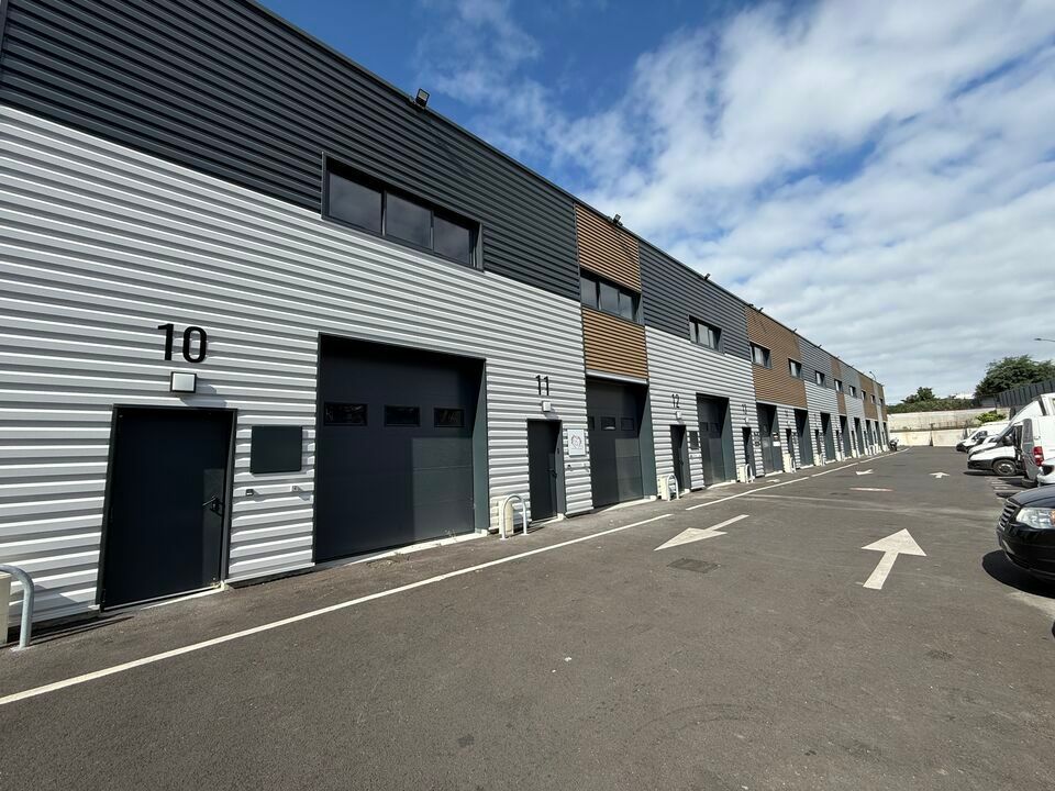 Location local d''activites 116 m² non divisibles