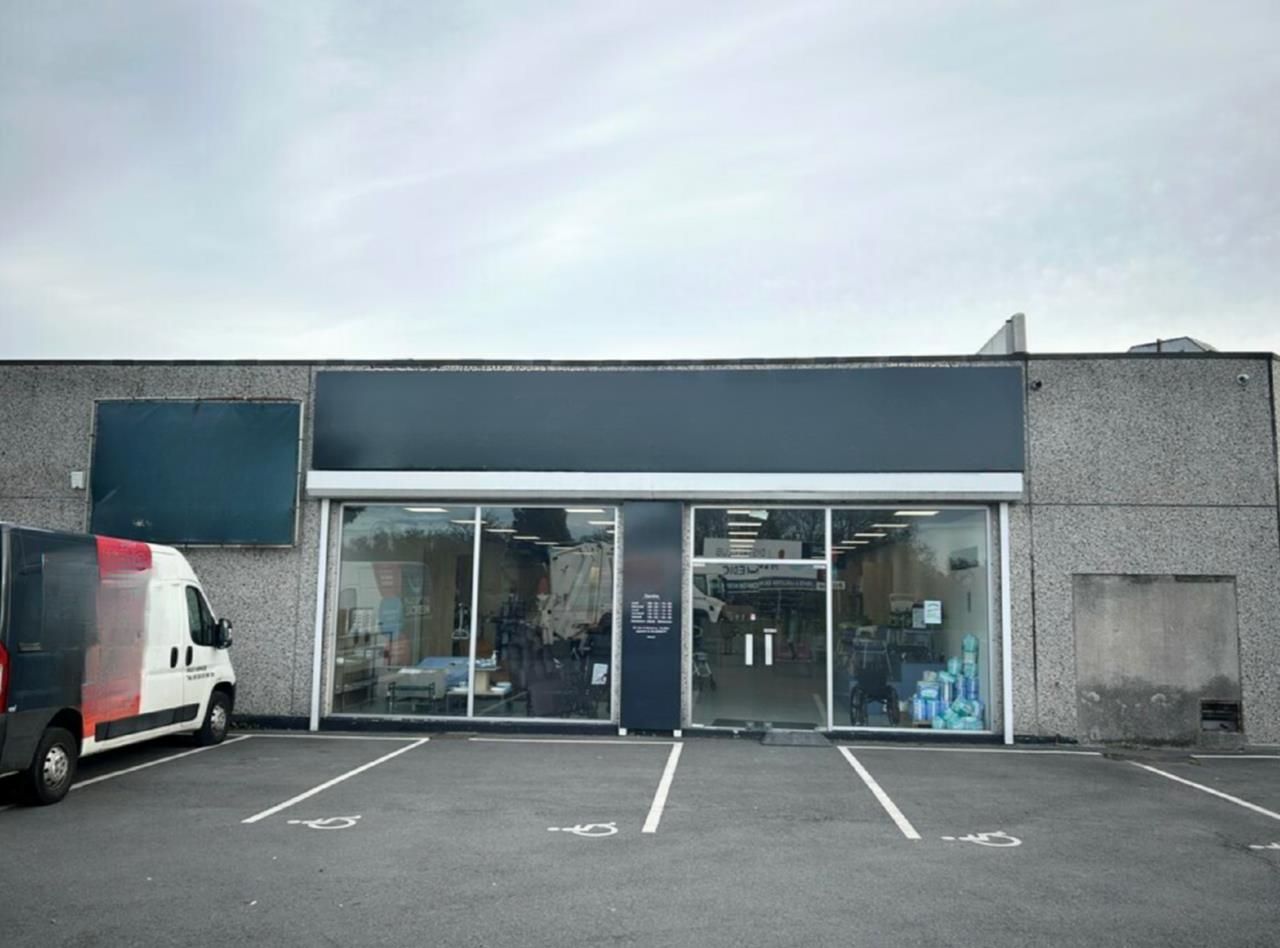 location - local commercial -  roncq