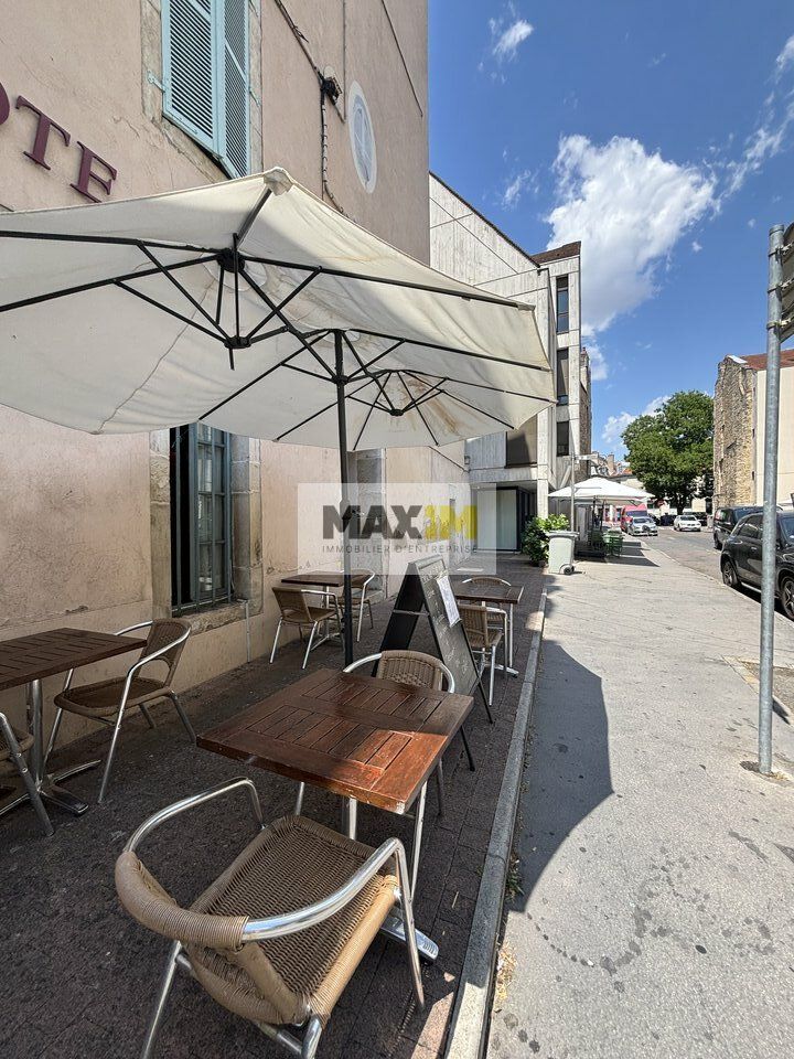 Location local commercial 135.48 m² non divisibles