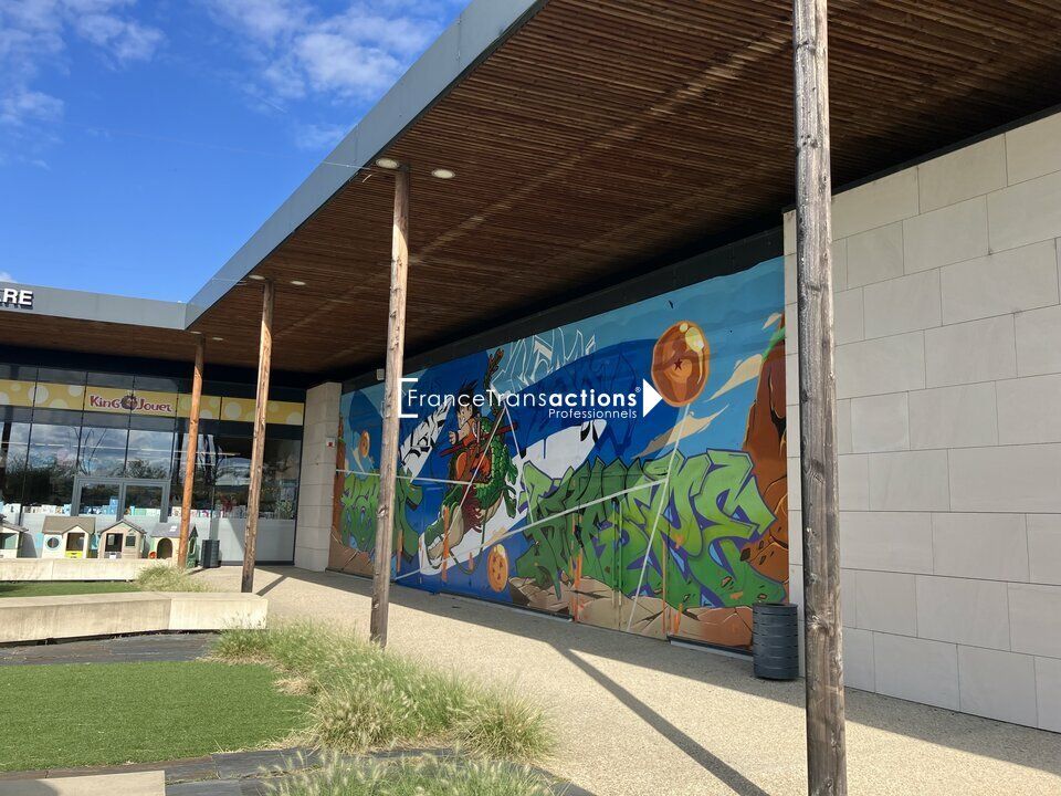 A LOUER LOCAL COMMERCIAL 689 M² MONTAUBAN