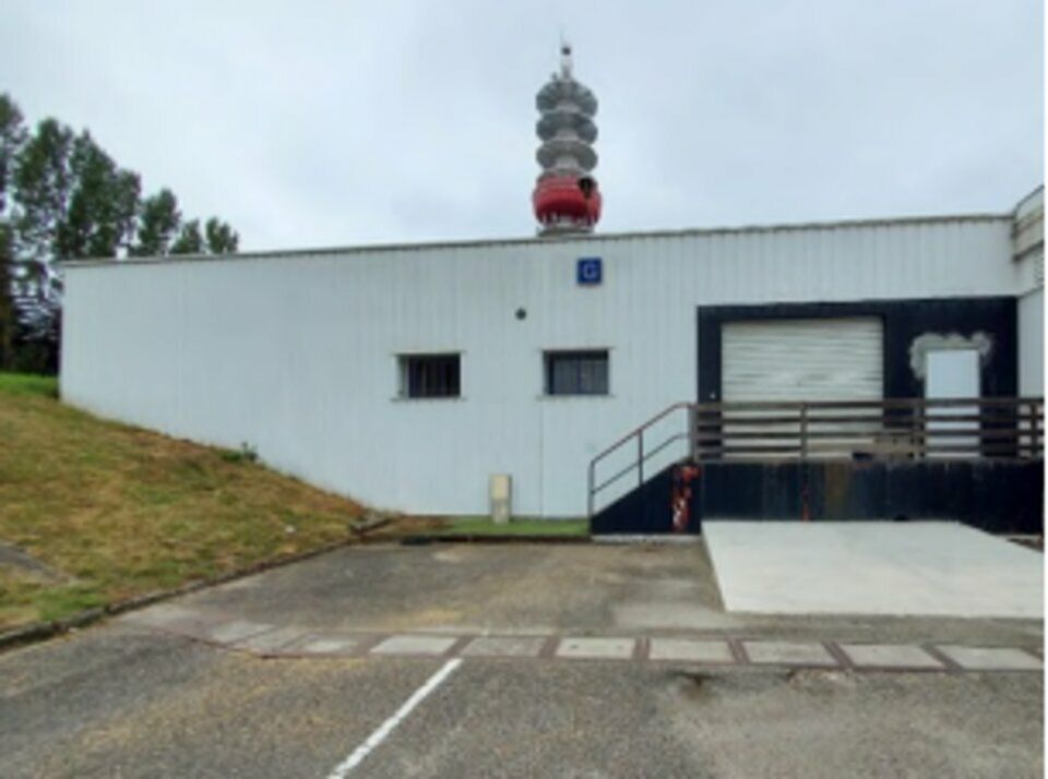Location local d''activites 694 m² non divisibles