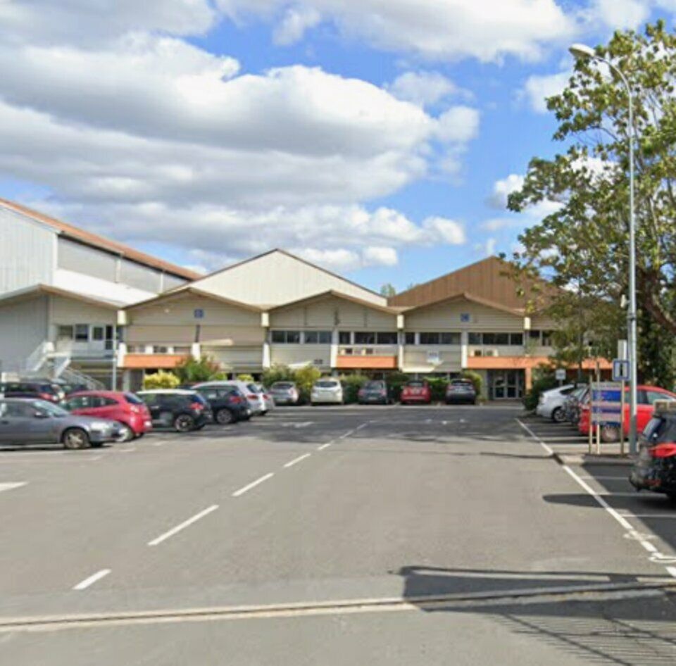 A louer à Bordeaux, 2 116 m² d'entrepôt et de bureaux immédiatement disponibles