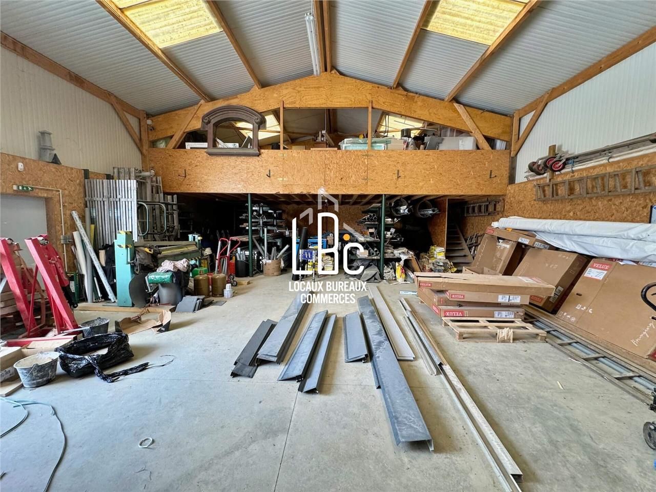 Location local 260.00 m² à Thouaré-sur-Loire