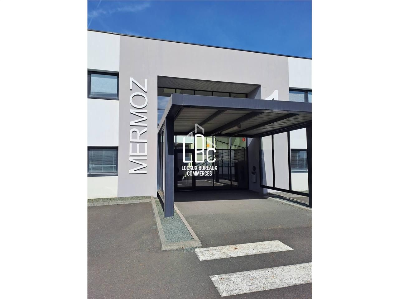 Location bureaux 347.00 m² à Ancenis-Saint-Géréon