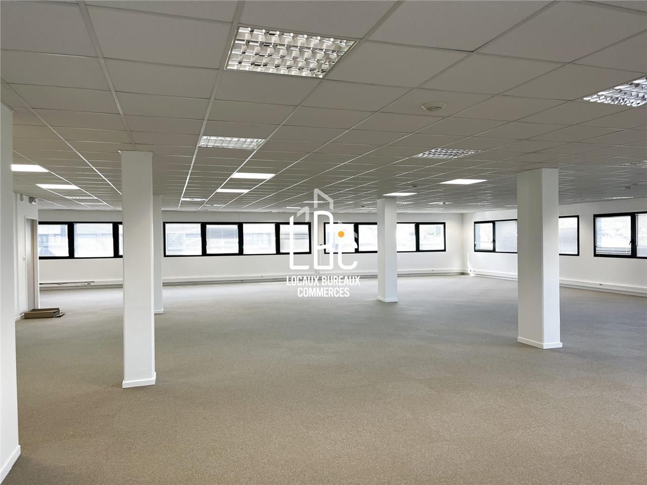 Location bureaux 300.00 m² à Ancenis-Saint-Géréon