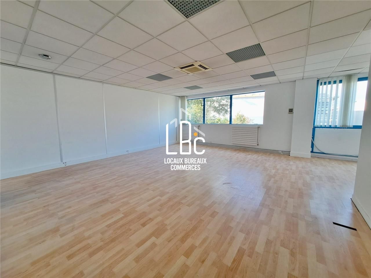 Vente bureaux 1370.00 m² à La Chapelle-sur-Erdre