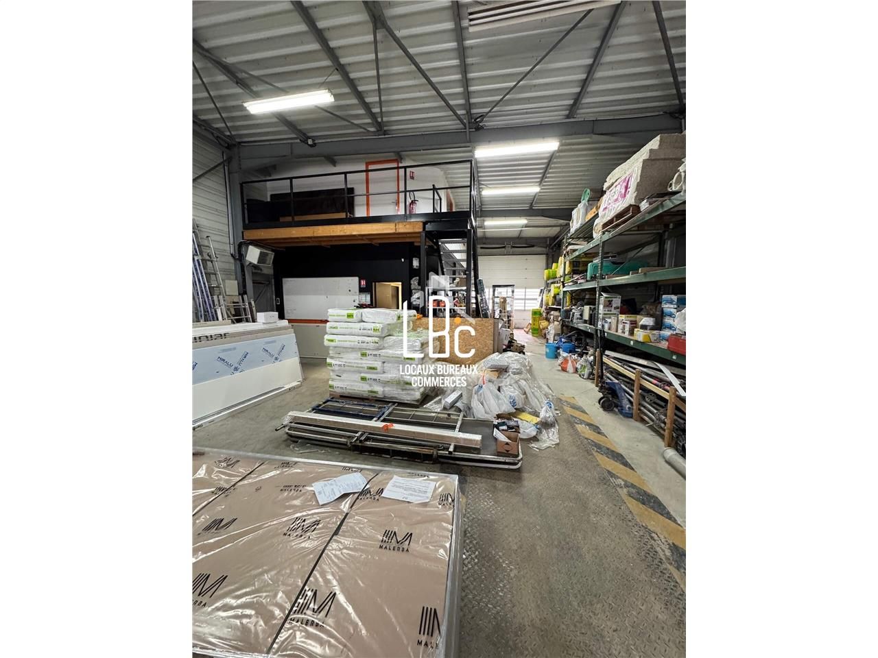 Location local 215.00 m² à Saint-Hilaire-de-Chaléons