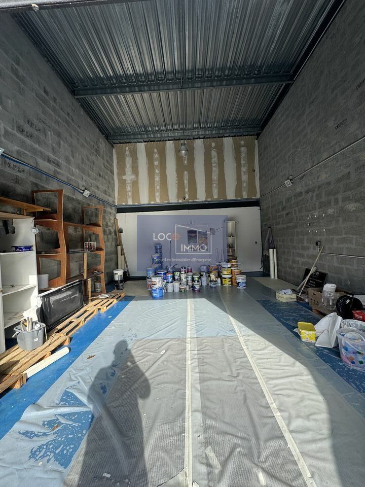 Location local d''activites 120 m² non divisibles