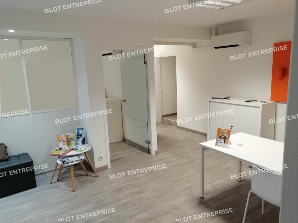Location local commercial 80 m² non divisibles