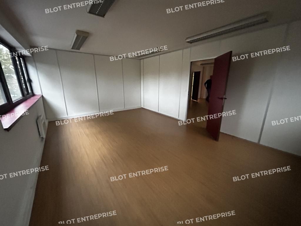 Location bureaux 138 m² non divisibles