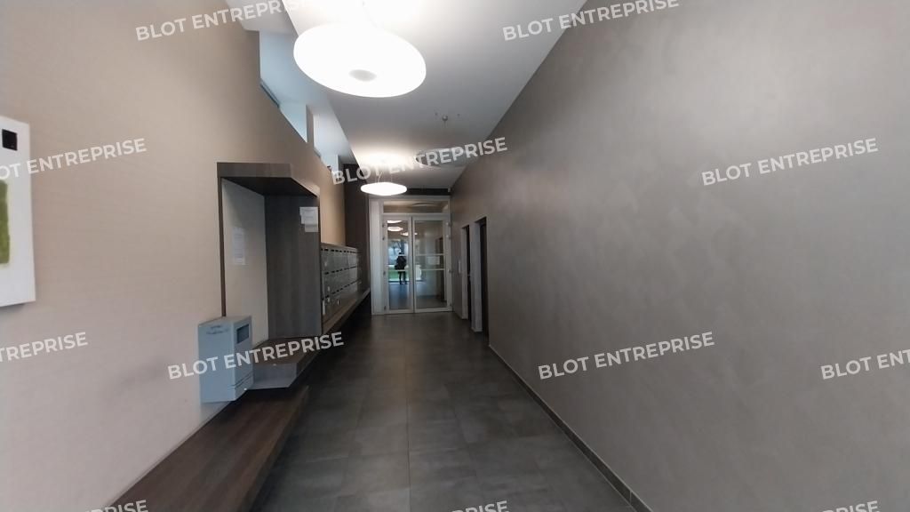 Location bureaux 111 m² non divisibles