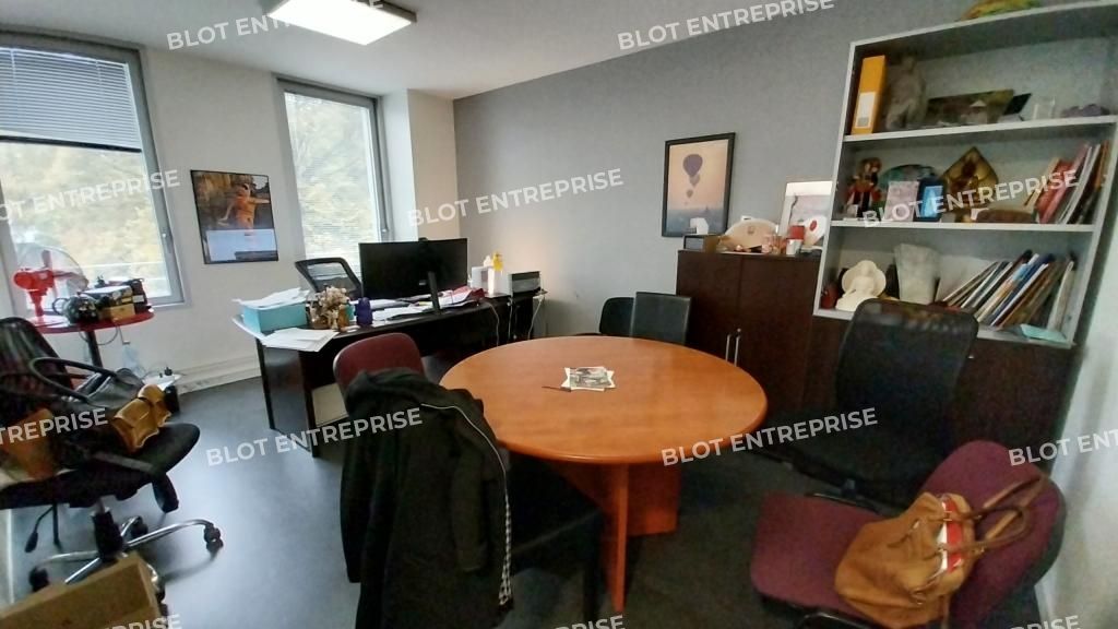 Location bureaux 111 m² non divisibles