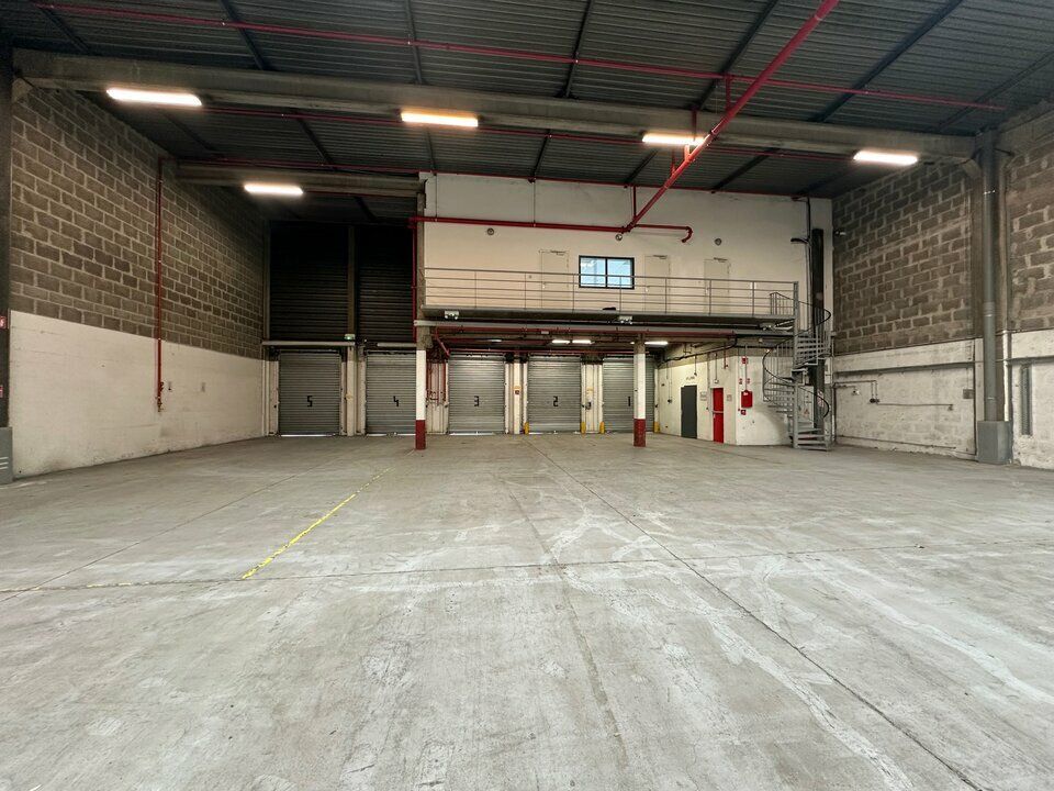 ACTI'LOG Transaction vous propose à la location un lot d'entrepôt/bureaux idéalement situé au pied de l'A15 et à proximité de La Patte-d'oie d'Herblay.