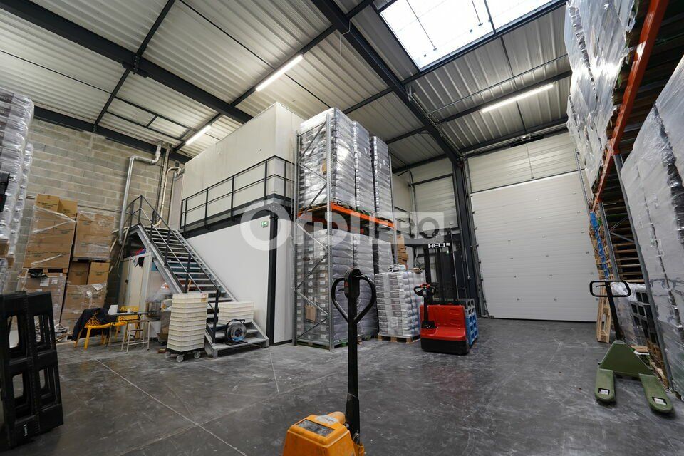 Location local d''activites 319 m² non divisibles