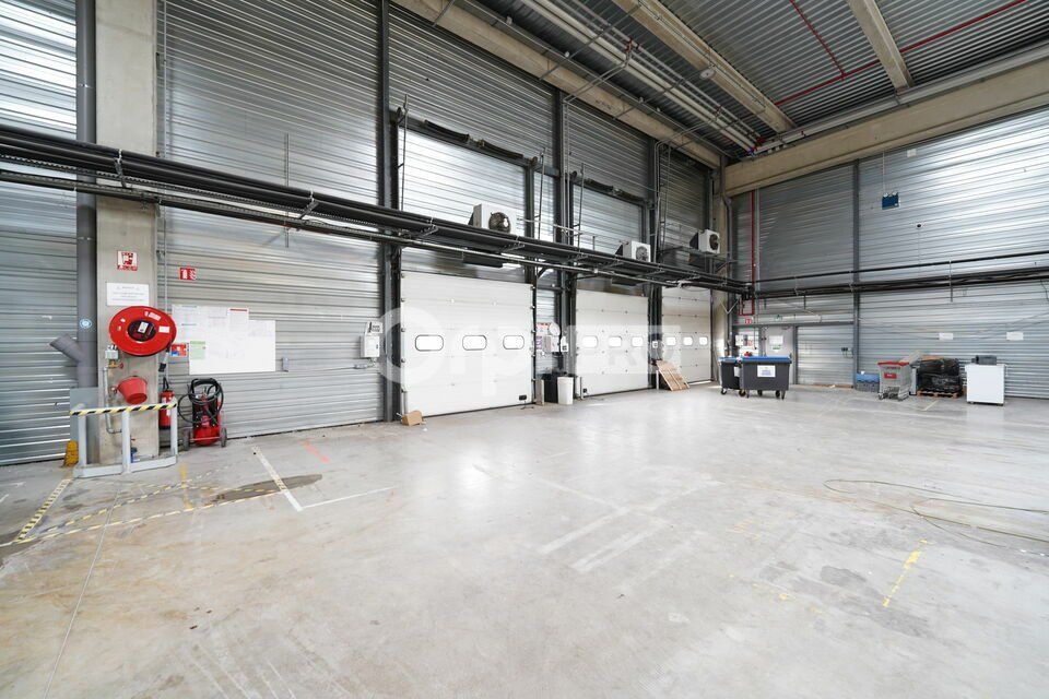 ENTREPÔT A LOUER - 2 393 m²  - MIONS