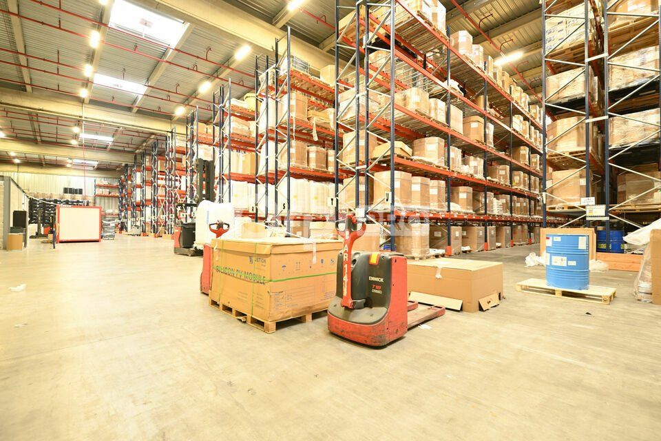 Location entrepot 3876 m² non divisibles