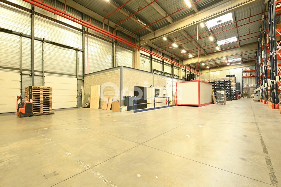 ENTREPÔT A LOUER - 3 876 m²  - MIONS