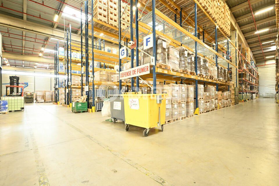 Location entrepot 4057 m² non divisibles