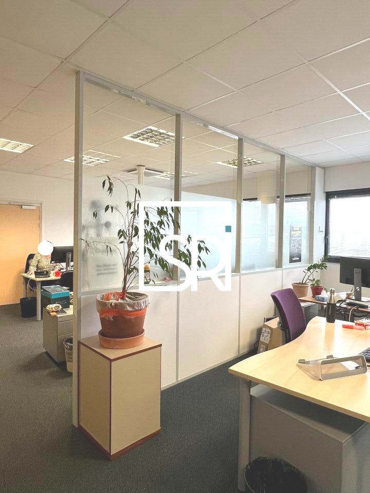 Location bureaux 584.27 m² non divisibles