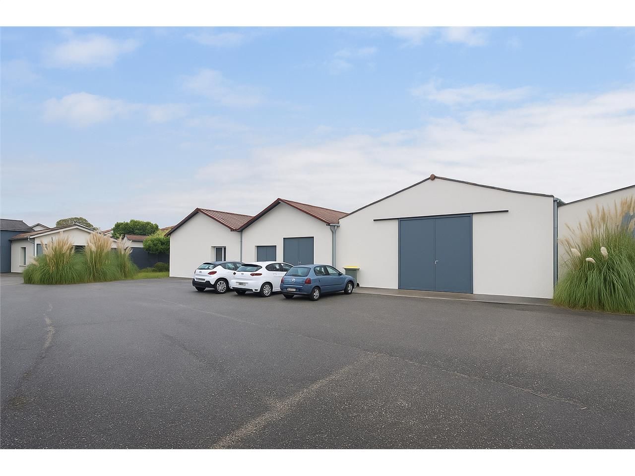 Vente local 470.00 m² à GRADIGNAN