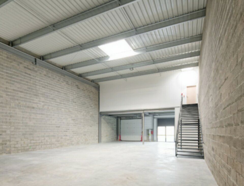 Location entrepot 296 m² non divisibles