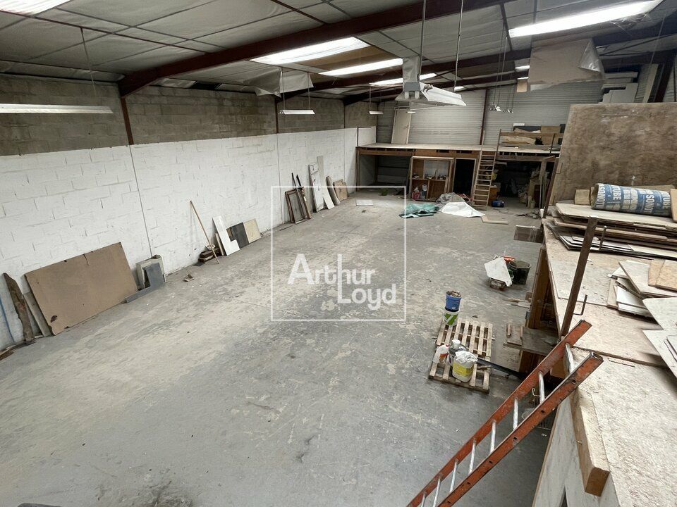 Location local d''activites 430 m² non divisibles