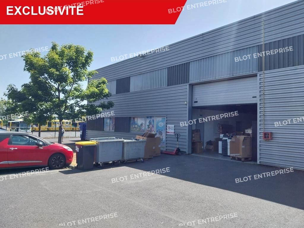 Location entrepôts 491 m² non divisibles