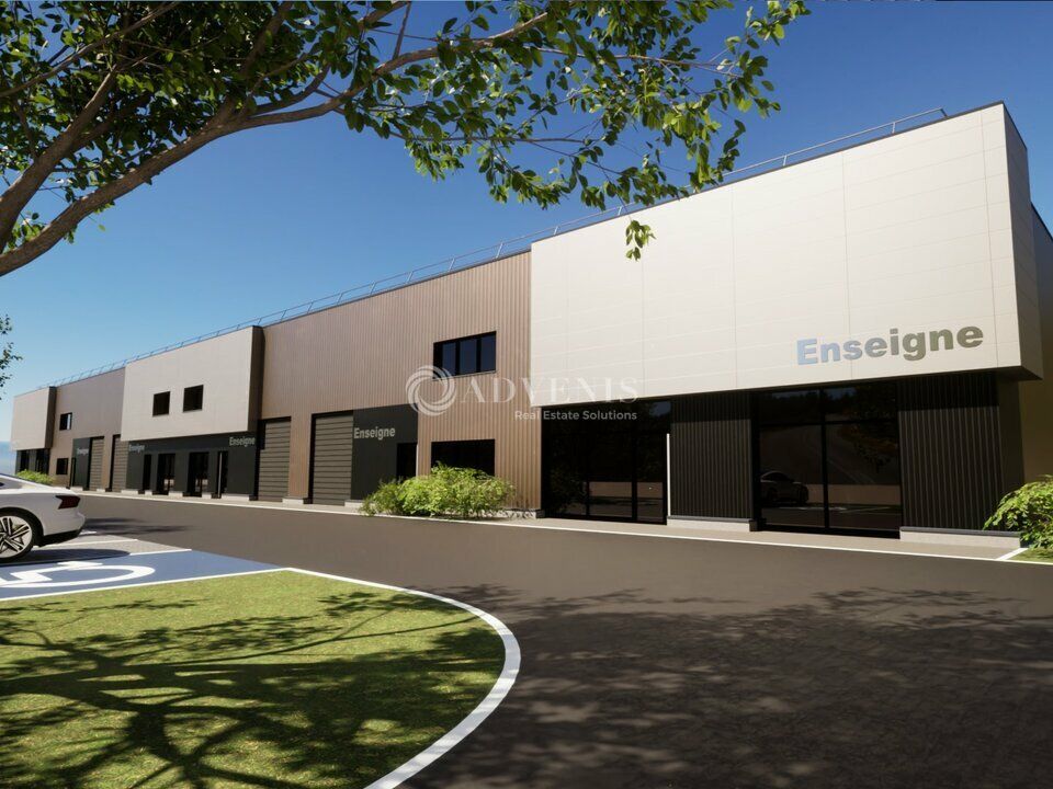 Vente local d''activites 2524 m² divisibles à partir de 72 m²