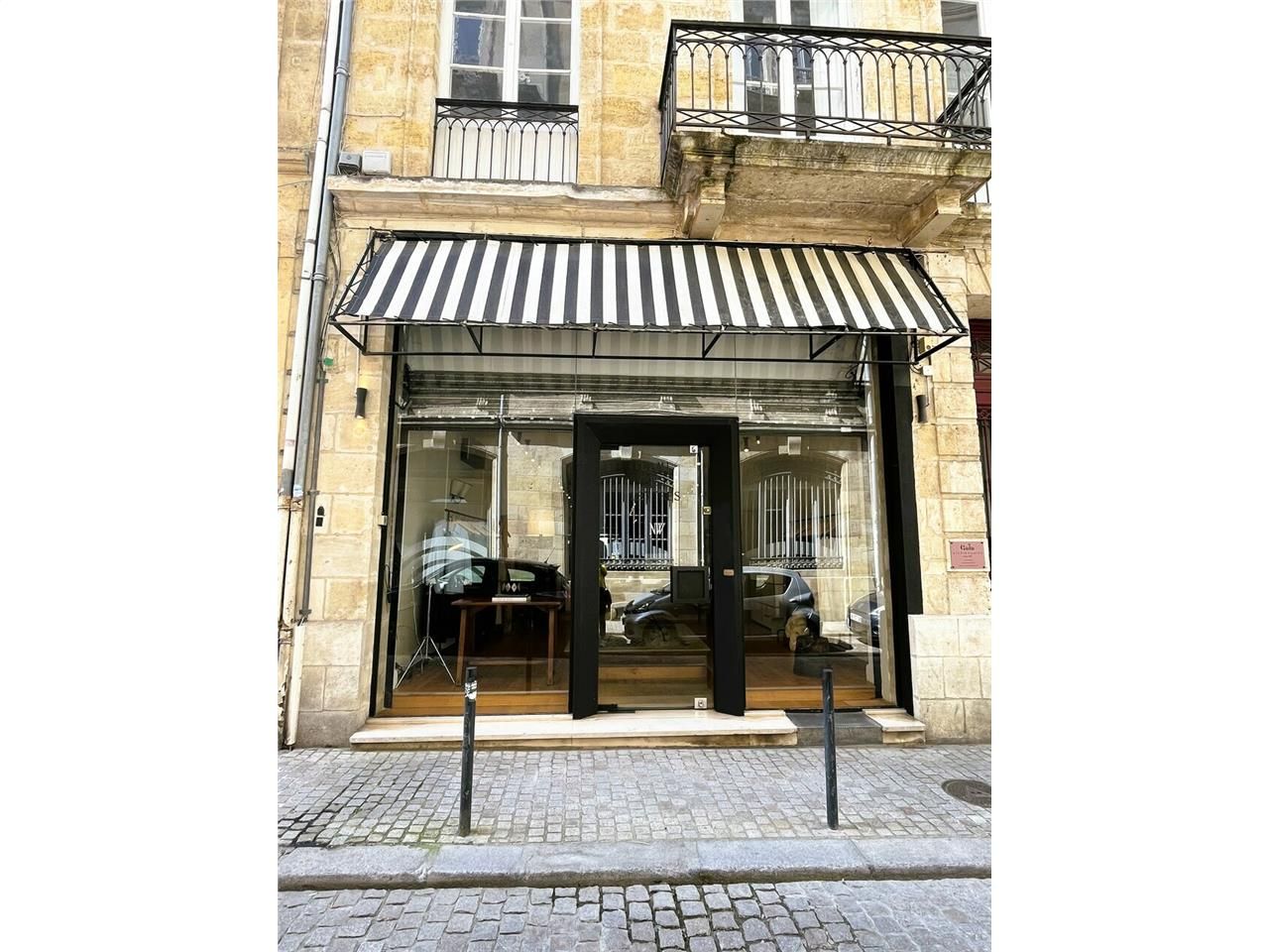 Location local commercial 120 m² non divisibles