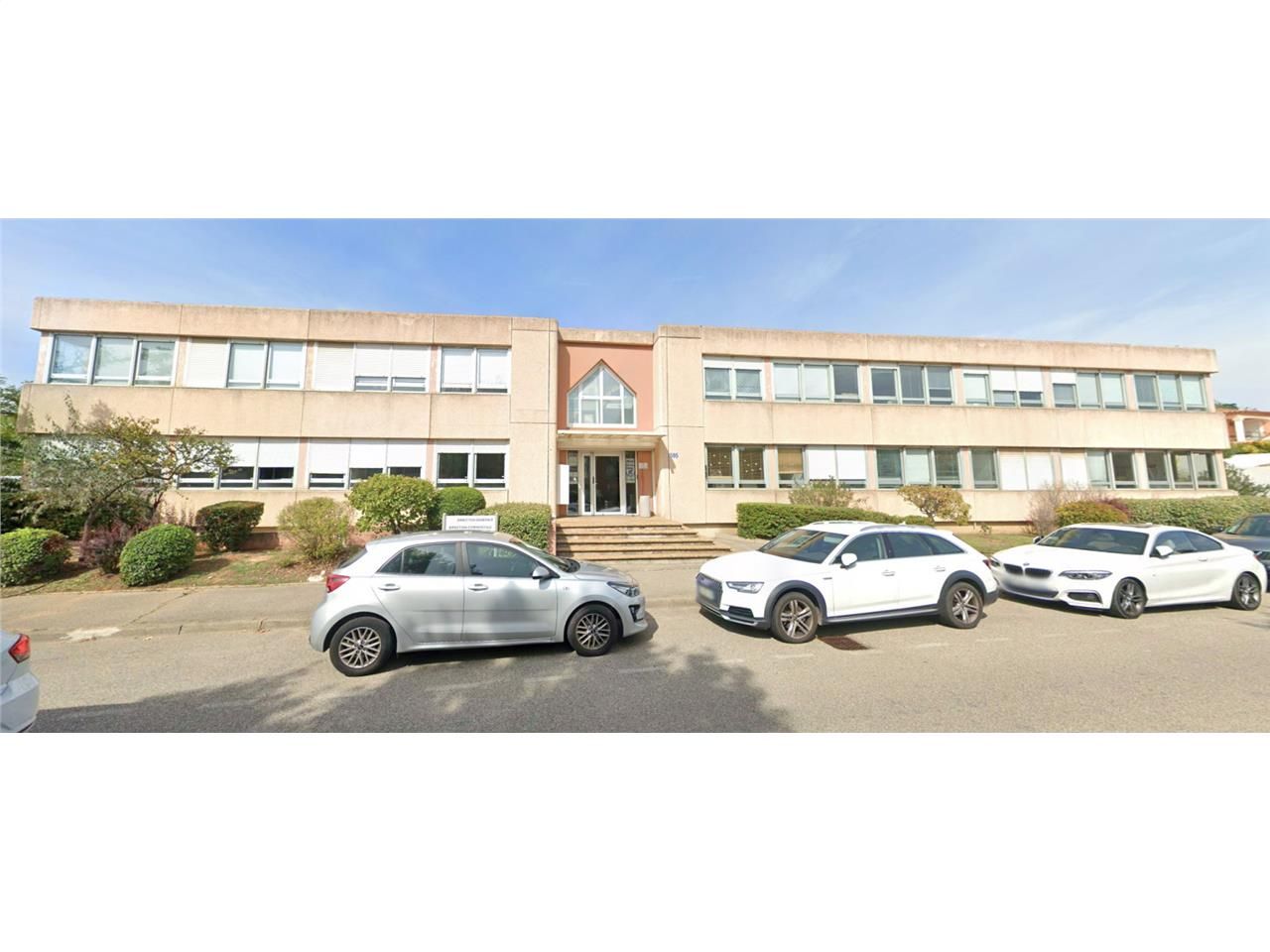 Location bureaux 246 m² à Vitrolles