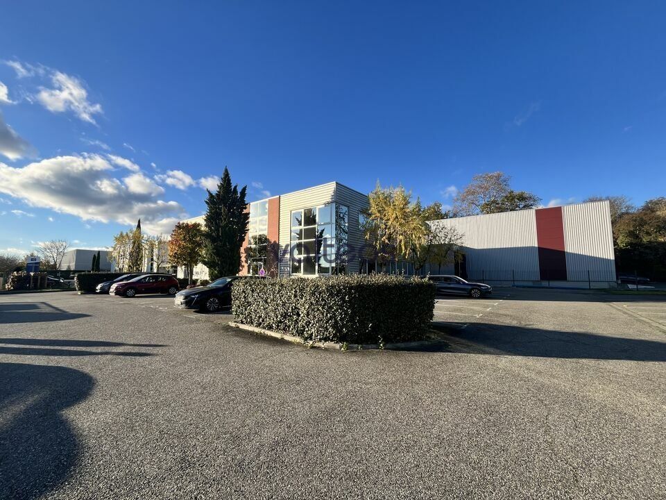 Location bureaux 817 m² non divisibles