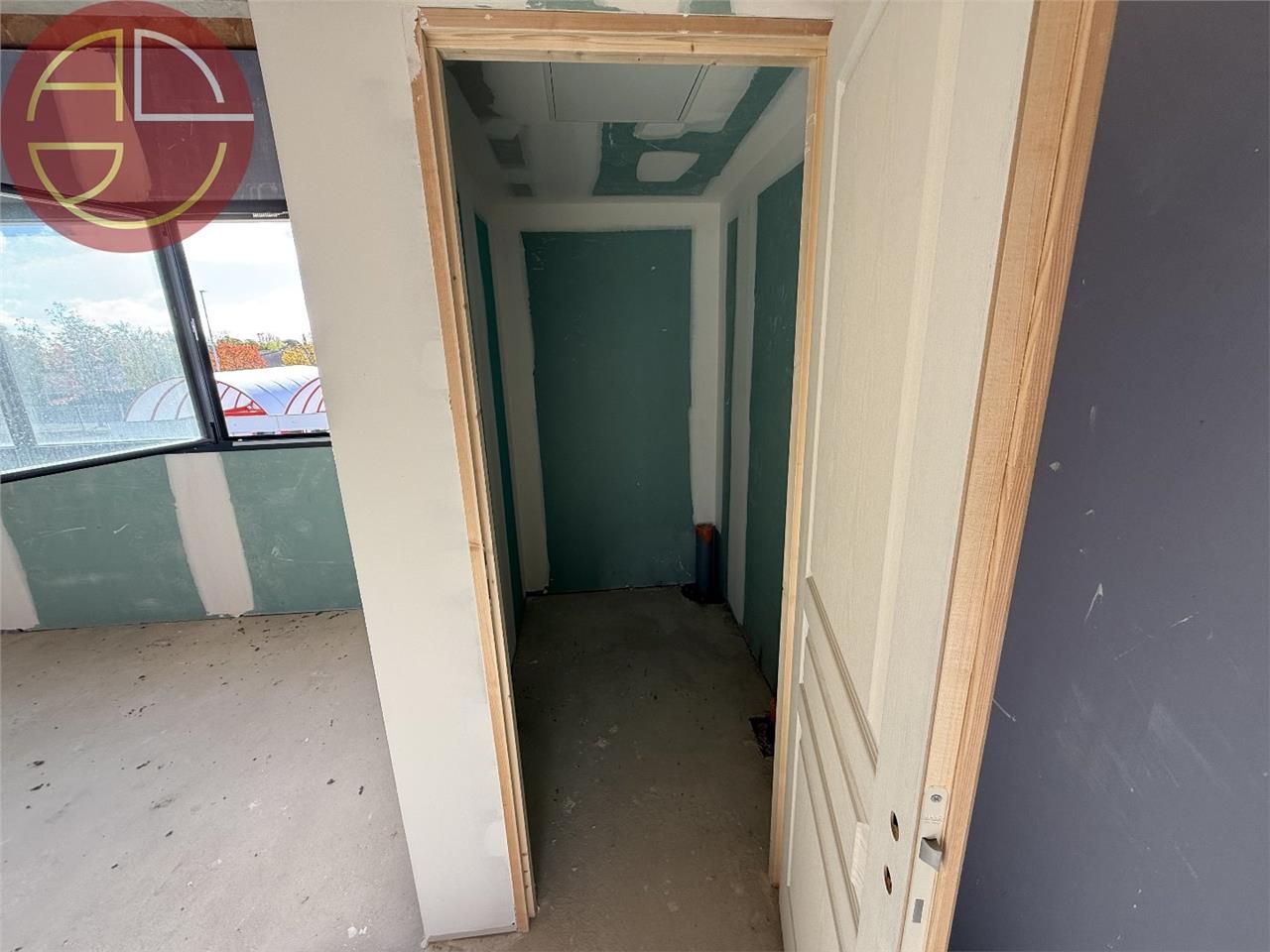 Location bureaux 75 m² à LA-SALVETAT-SAINT-GILLES