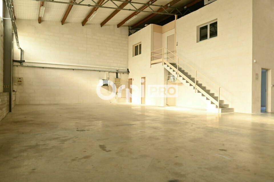 LOCAL D'ACTIVITE A LOUER - 152 m² - CHASSIEU