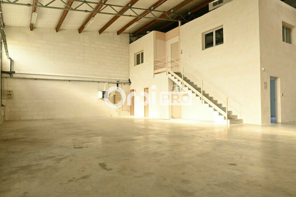 LOCAL D'ACTIVITE A LOUER - 240 m² - CHASSIEU