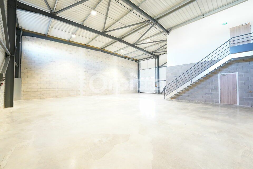 LOCAL D'ACTIVITE - 950 m² DIVISIBLE - CHASSIEU