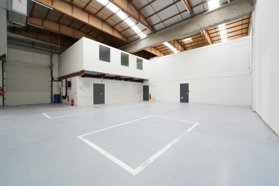 Location local d''activites 490 m² non divisibles