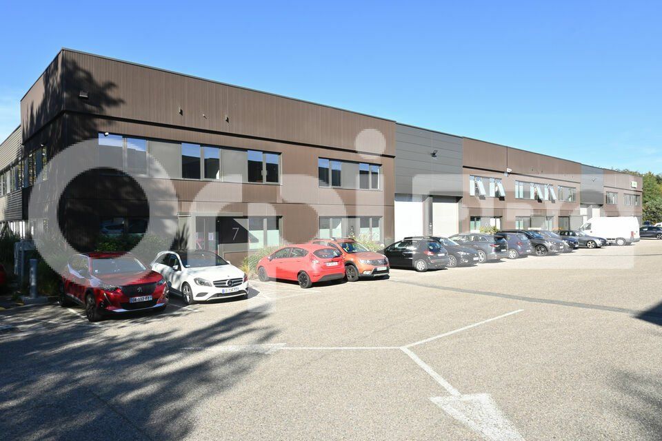 A LOUER - LOCAUX D'ACTIVITE 490m² - DARDILLY