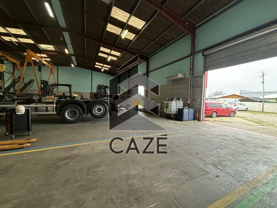 LOCAL D'ACTIVITE AVEC STOCKAGE EXTERIEUR