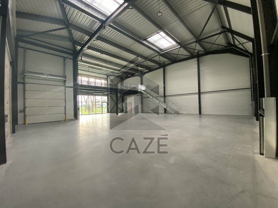 Location local d''activites 321 m² non divisibles