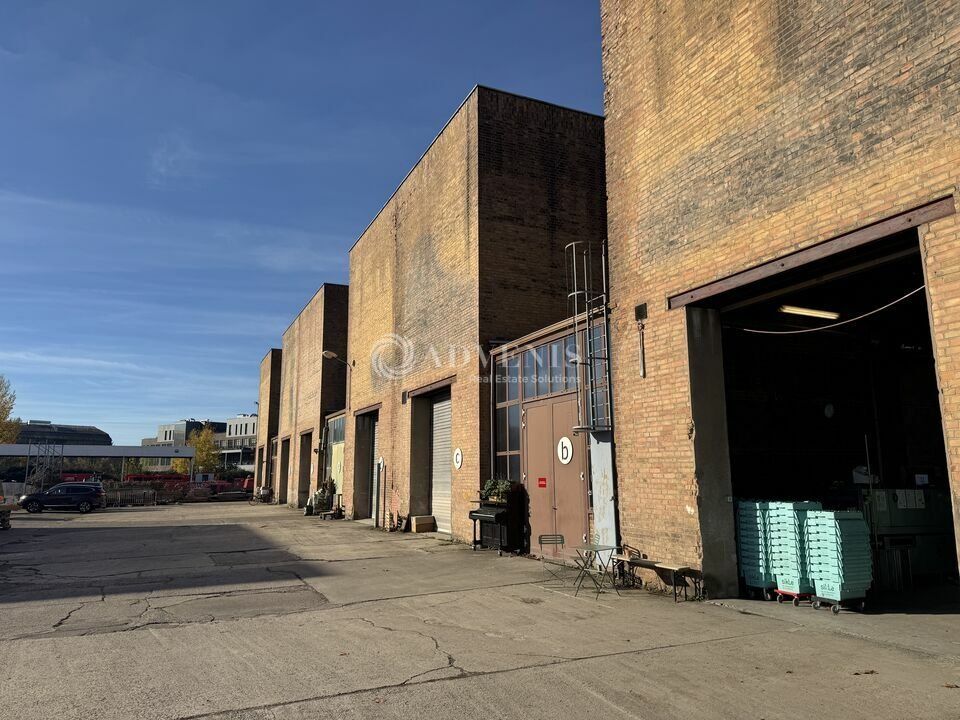 Location local d''activites 250 m² divisibles à partir de 116 m²