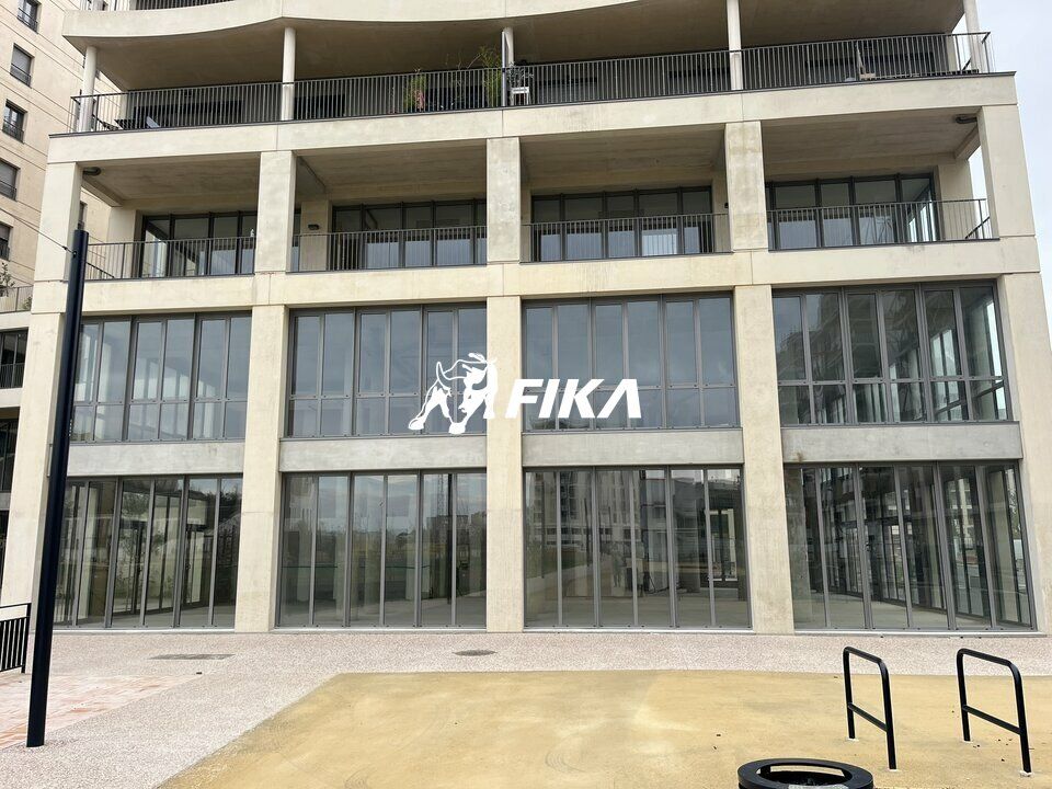 Vente local commercial 253 m² divisibles à partir de 204 m²