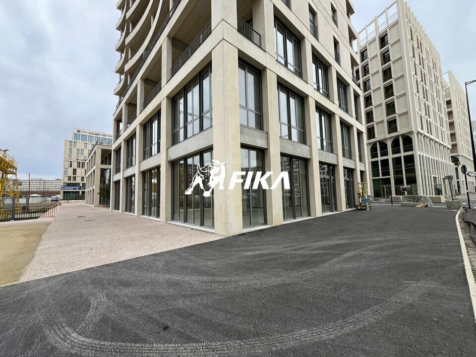 LOCAL COMMERCIAL 253 m² + terrasse A VENDRE Euratlantique - Bordeaux 