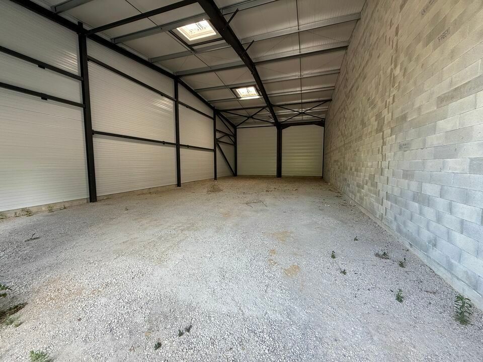 Vente local d''activites 161 m² non divisibles