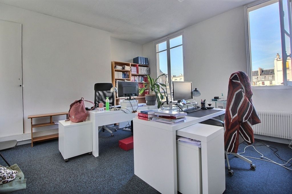 Location bureaux 140 m² non divisibles