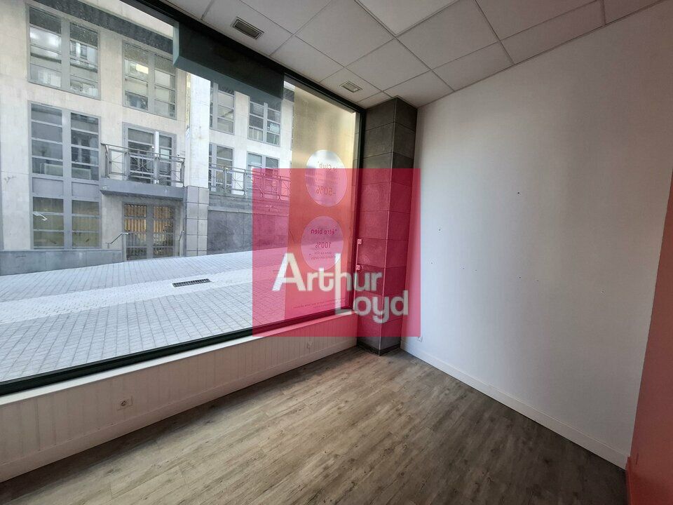 CLERMONT-FD CENTRE VILLE LOCAL COMMERCIAL 47 M²  A VENDRE