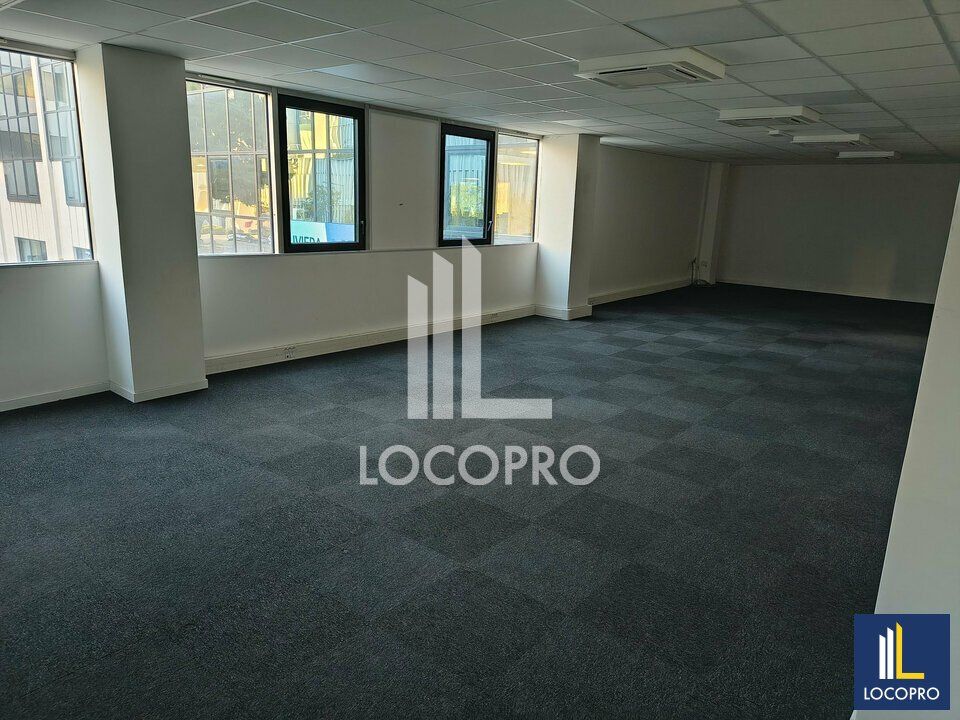 Location bureaux 81 m² non divisibles
