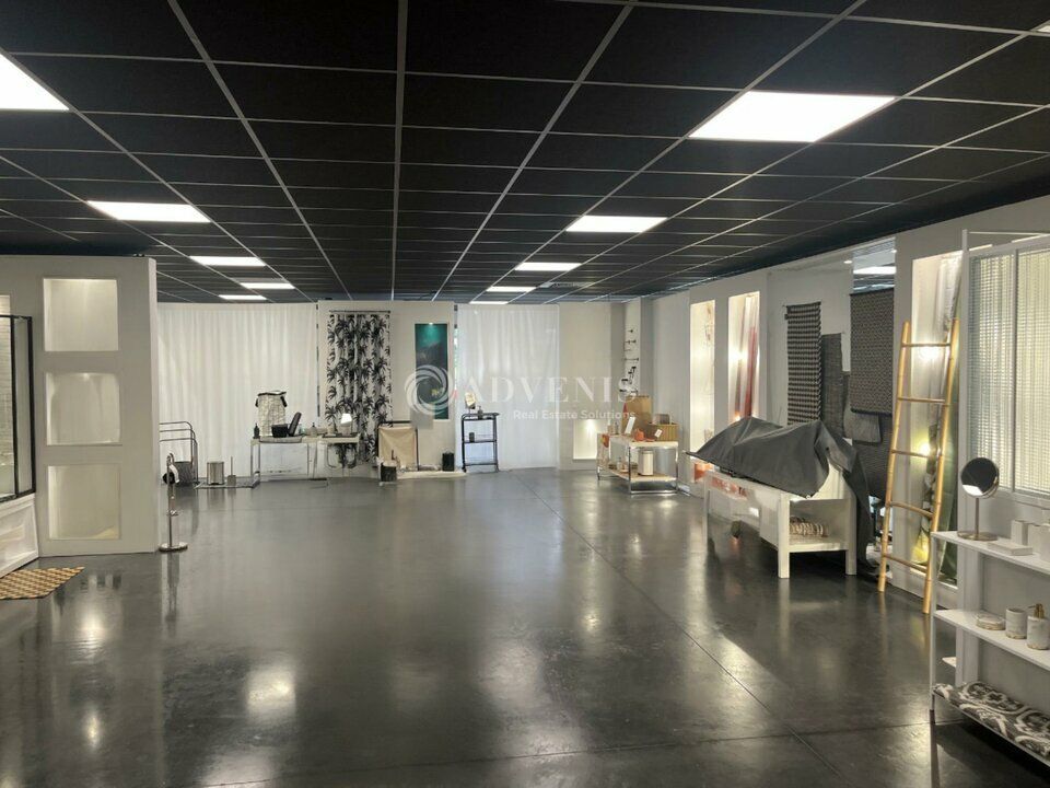 Location local d''activites 1172 m² non divisibles