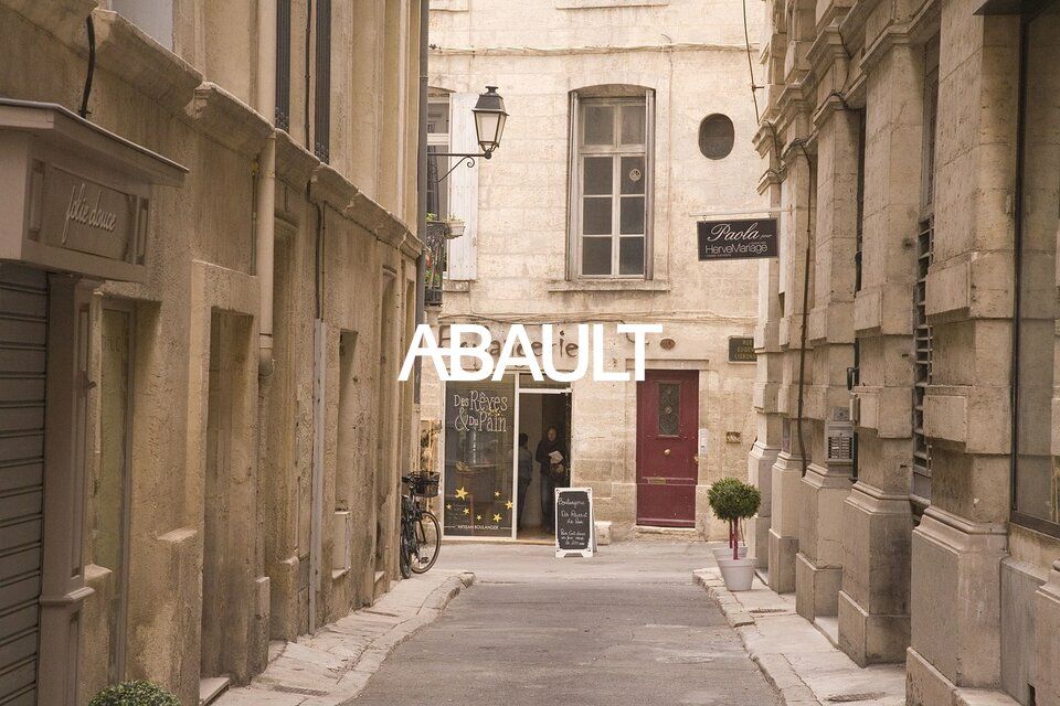 A LOUER LOCAL COMMERCIAL D'ENVIRON 160 m² DONT 80 m² DE SURFACE DE VENTE HYPER CENTRE MONTPELLIER