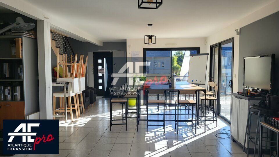 Bureau à louer avec réserves par ATLANTIQUE EXPANSION PRO 