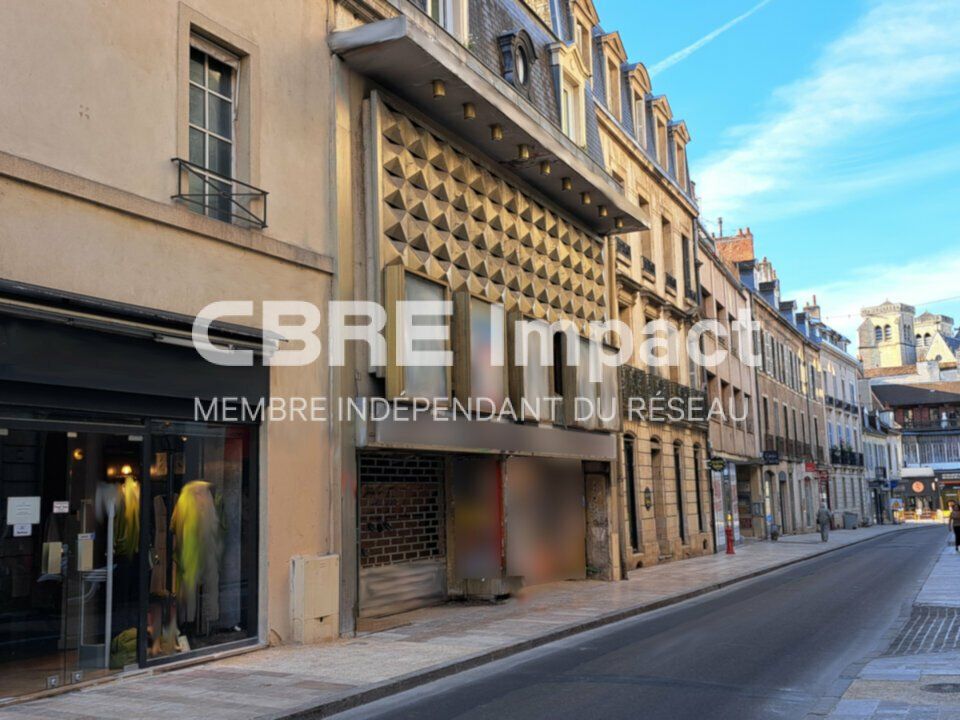 Location local commercial 530 m² non divisibles
